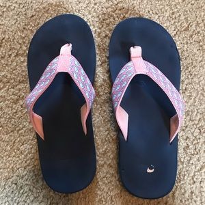 Vineyard Vines flip flops size 9